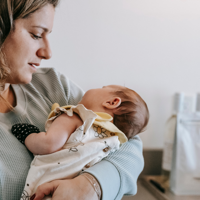 Travel Tips For Flying With An Infant (6-12-month-olds)